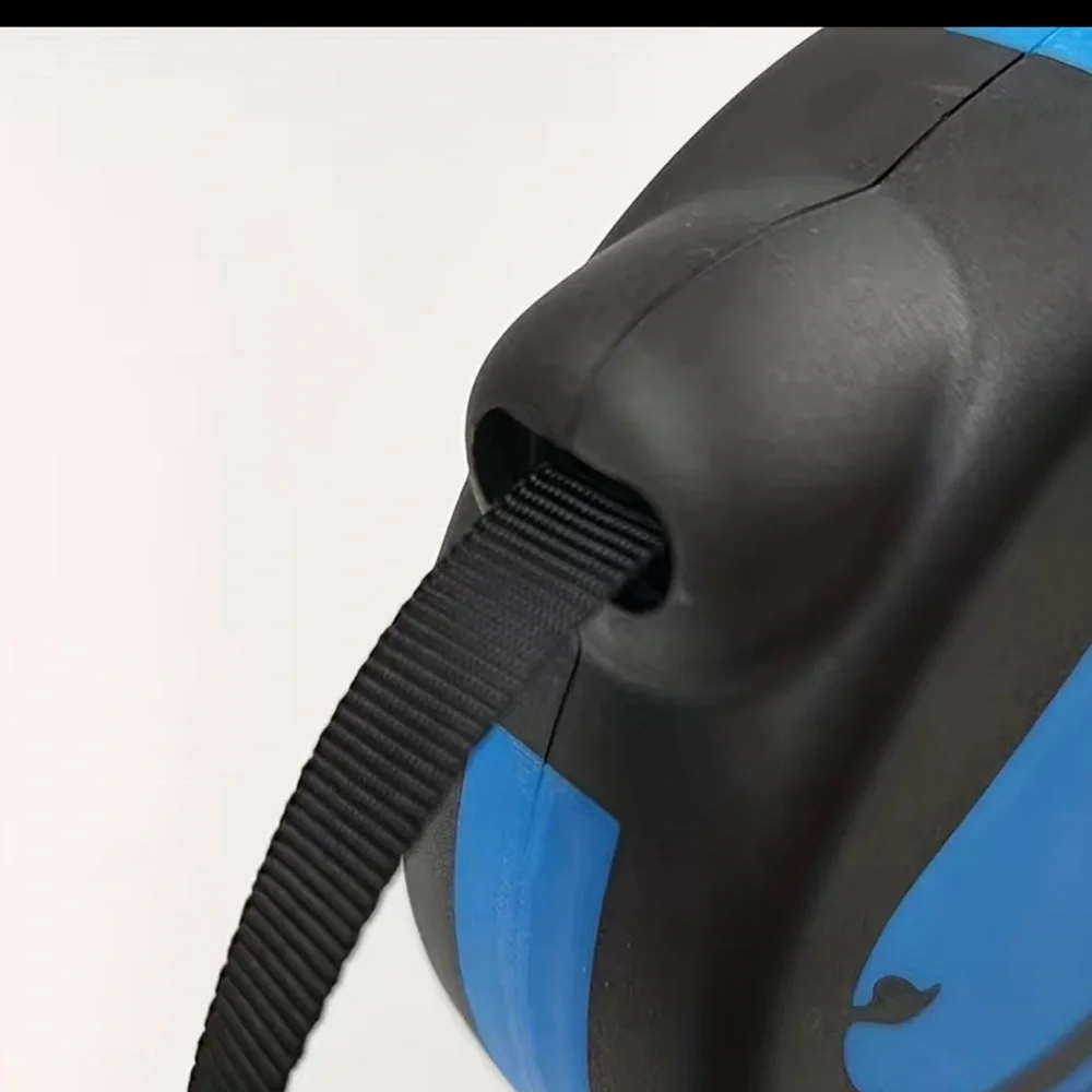 Retractable Dog Leash: Enjoy Stress-Free Walks with Your Furry Friend!
